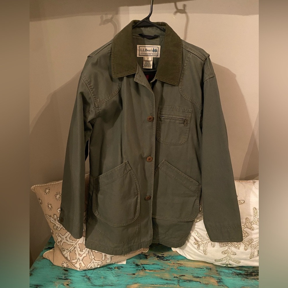 L.L. Bean Barn Coat! Only worn to the stable a few times. Beautiful Jacket